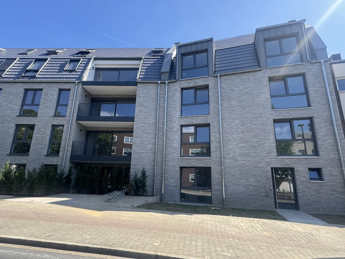 2 Zimmer Wohnung mit 77 m² in Düsseldorf – Bild 1