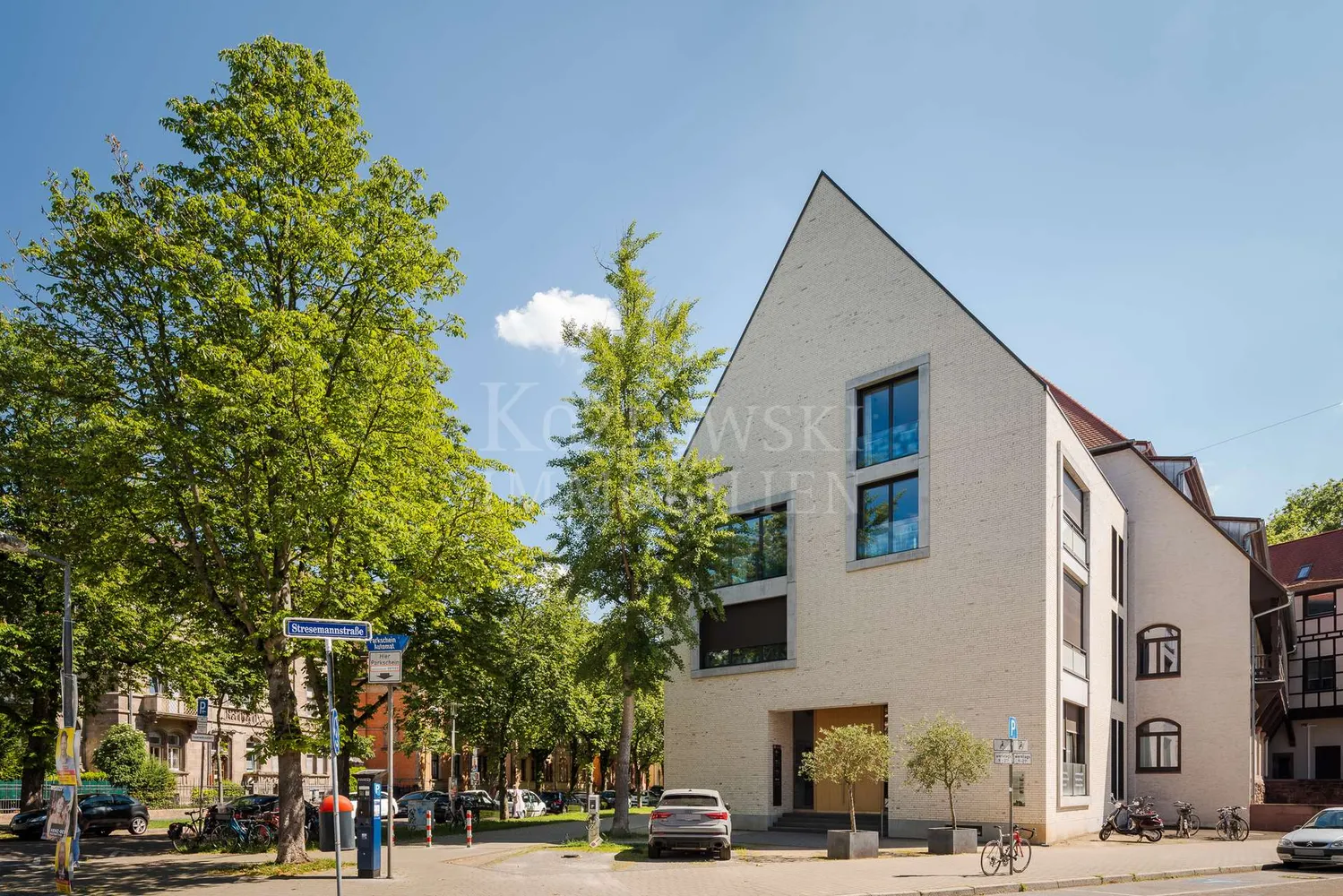 4 Zimmer Wohnung mit 157 m² in Mannheim – Bild 2