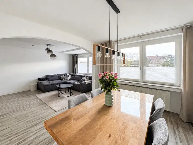 4 Zimmer Wohnung mit 100 m² in Duisburg – Bild 1
