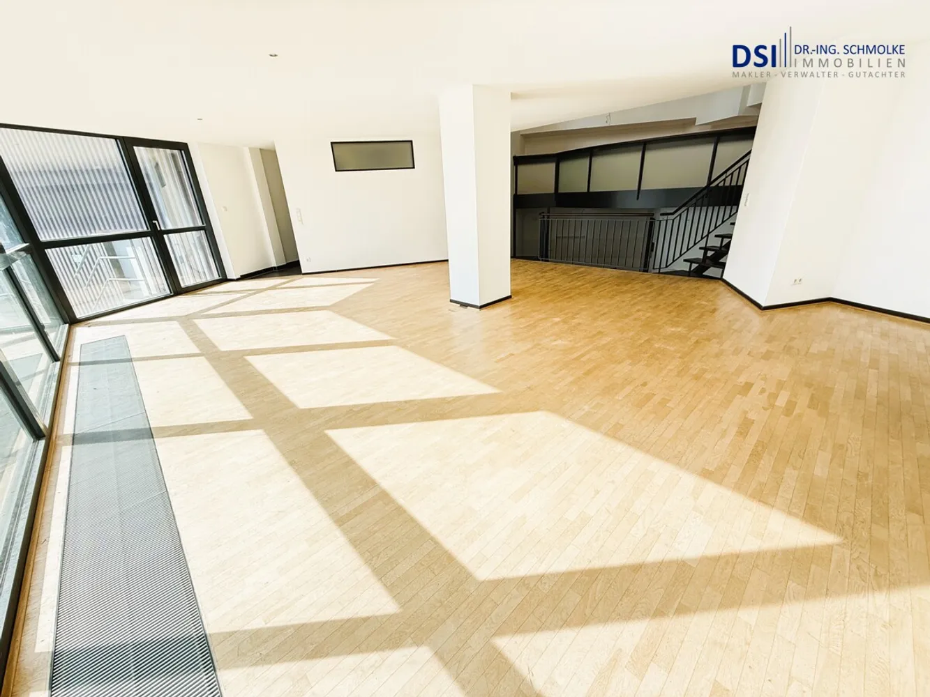 1 Zimmer Wohnung mit 117 m² in Köln – Bild 2