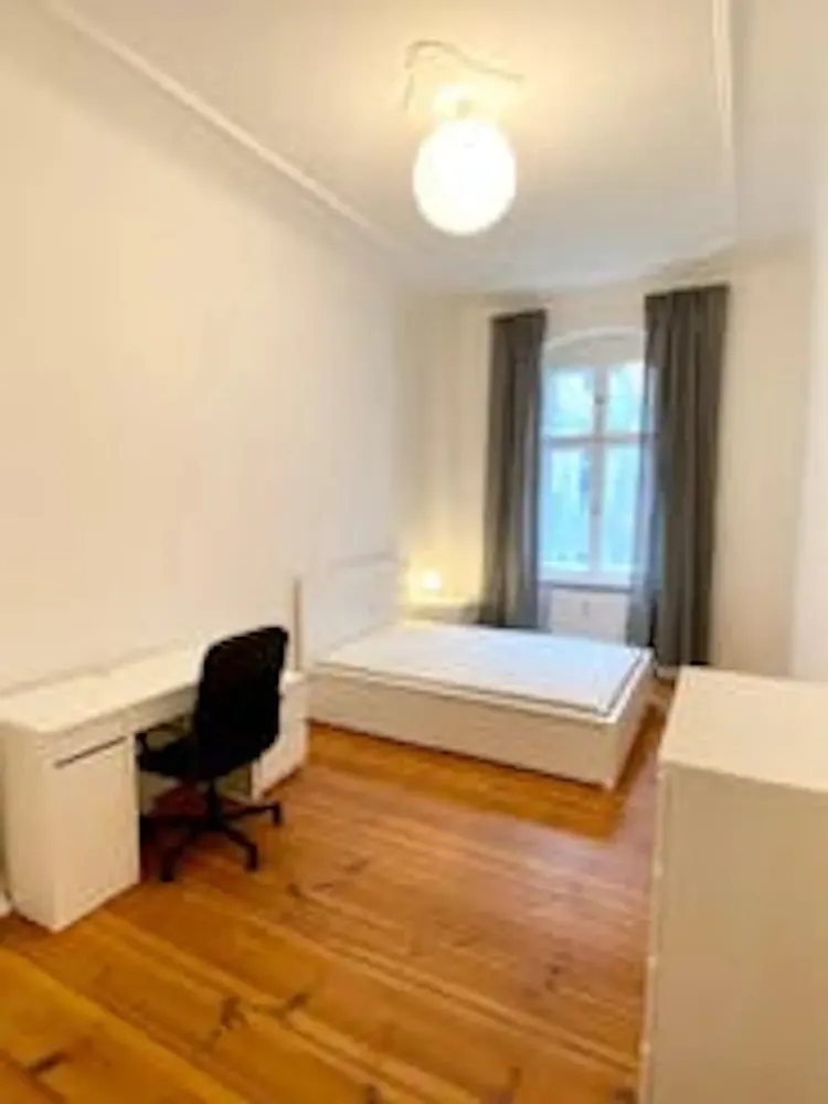 Shared room with 15 m² in Berlin – Photo 4