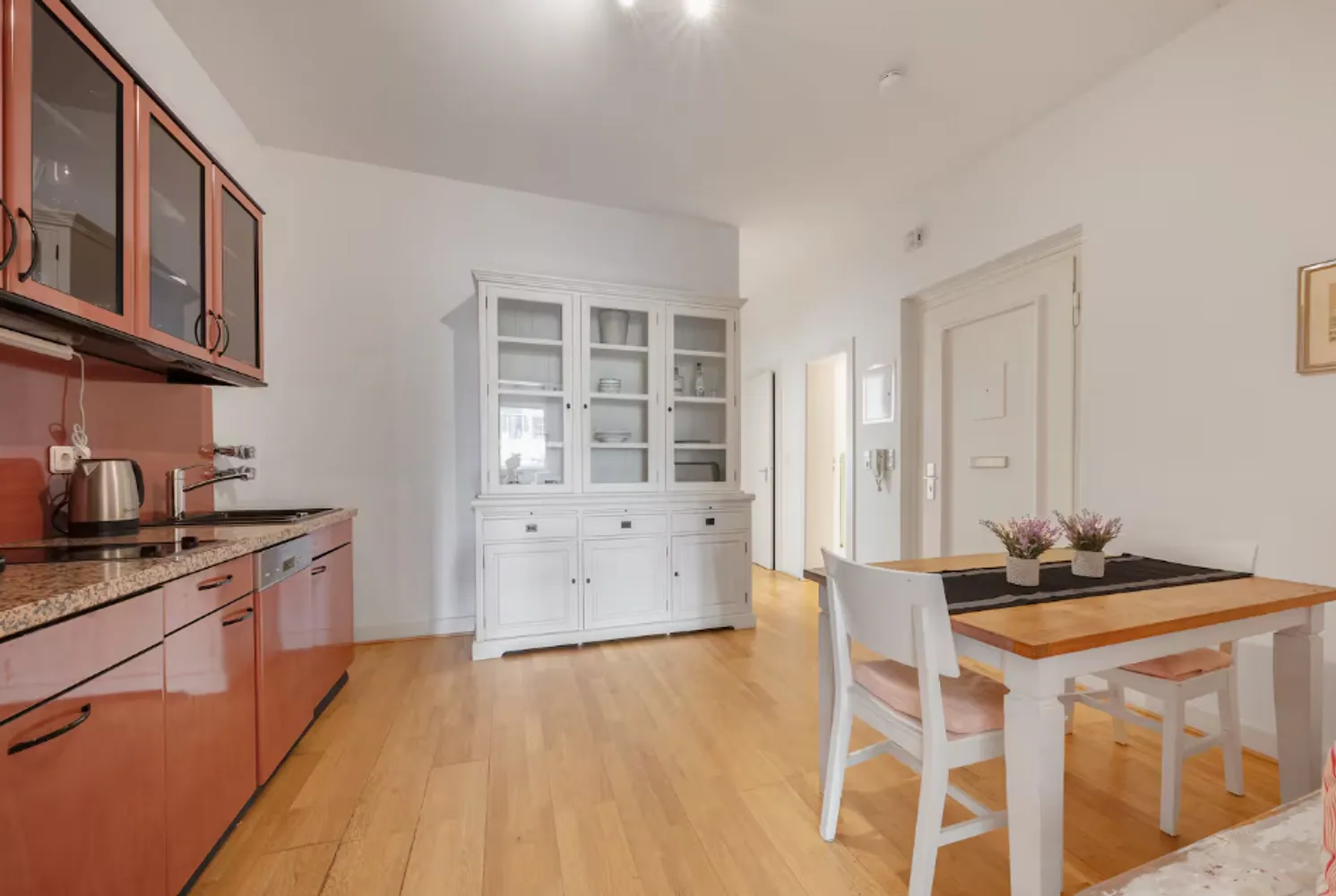 2 room apartment with 62 m² in Düsseldorf – Photo 3