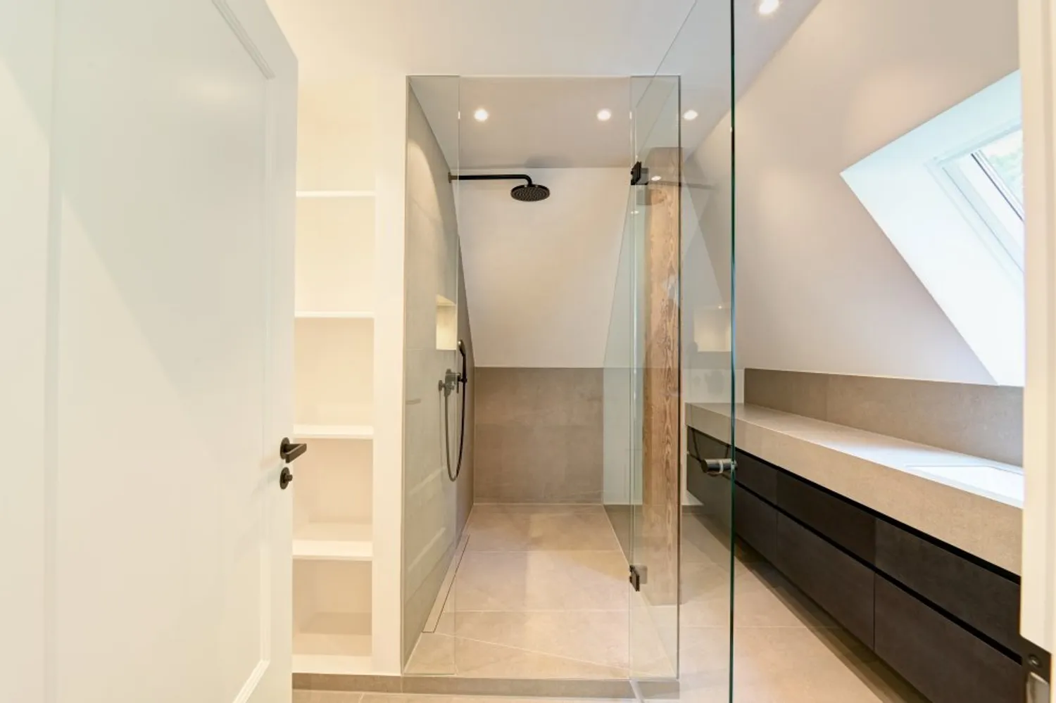 4 Zimmer Wohnung mit 145 m² in München – Bild 10