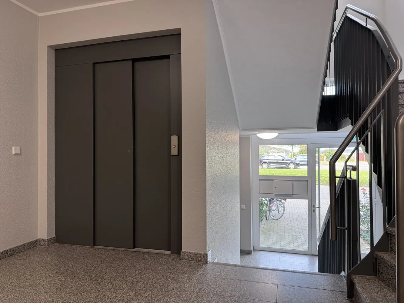 2 Zimmer Wohnung mit 75 m² in Schwerin – Bild 11