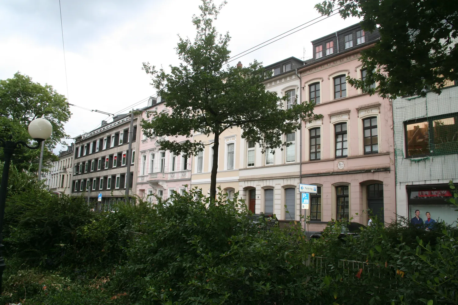 4 Zimmer Wohnung mit 125 m² in Krefeld – Bild 1
