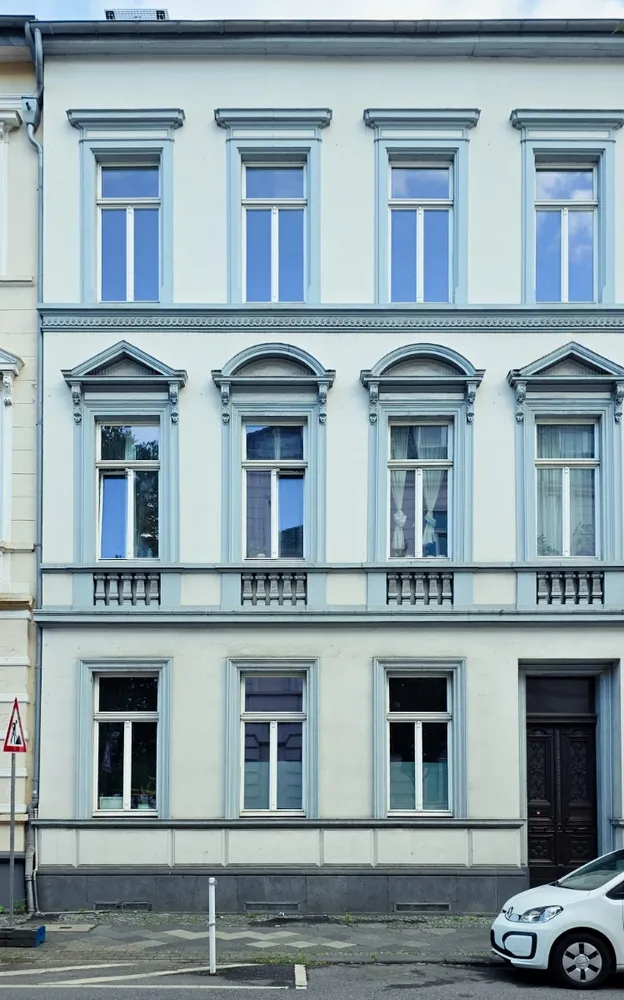 5 Zimmer Wohnung mit 197 m² in Krefeld – Bild 1