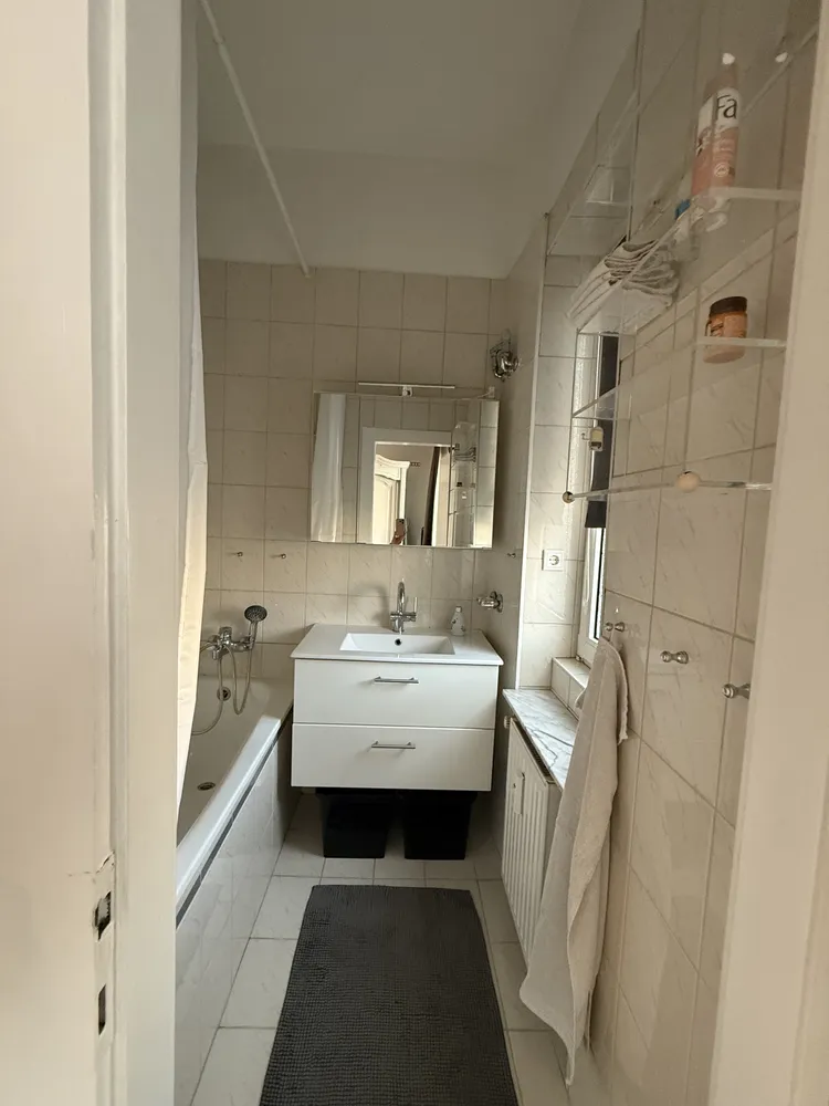 3 Zimmer Wohnung mit 90 m² in Düsseldorf – Bild 2