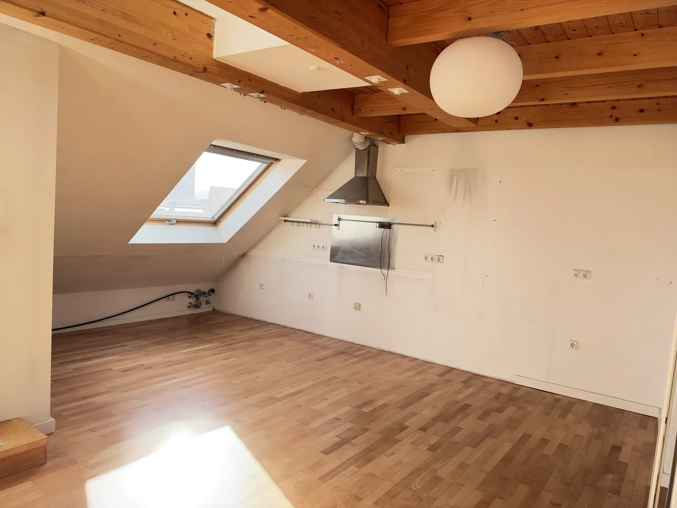 2 Zimmer Wohnung mit 92 m² in München – Bild 5