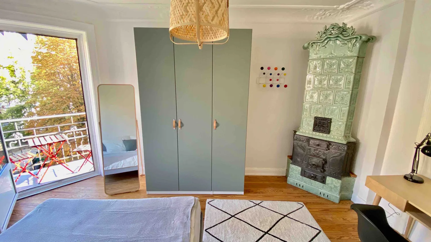 1 Zimmer Wohnung mit 100 m² in Hamburg – Bild 2