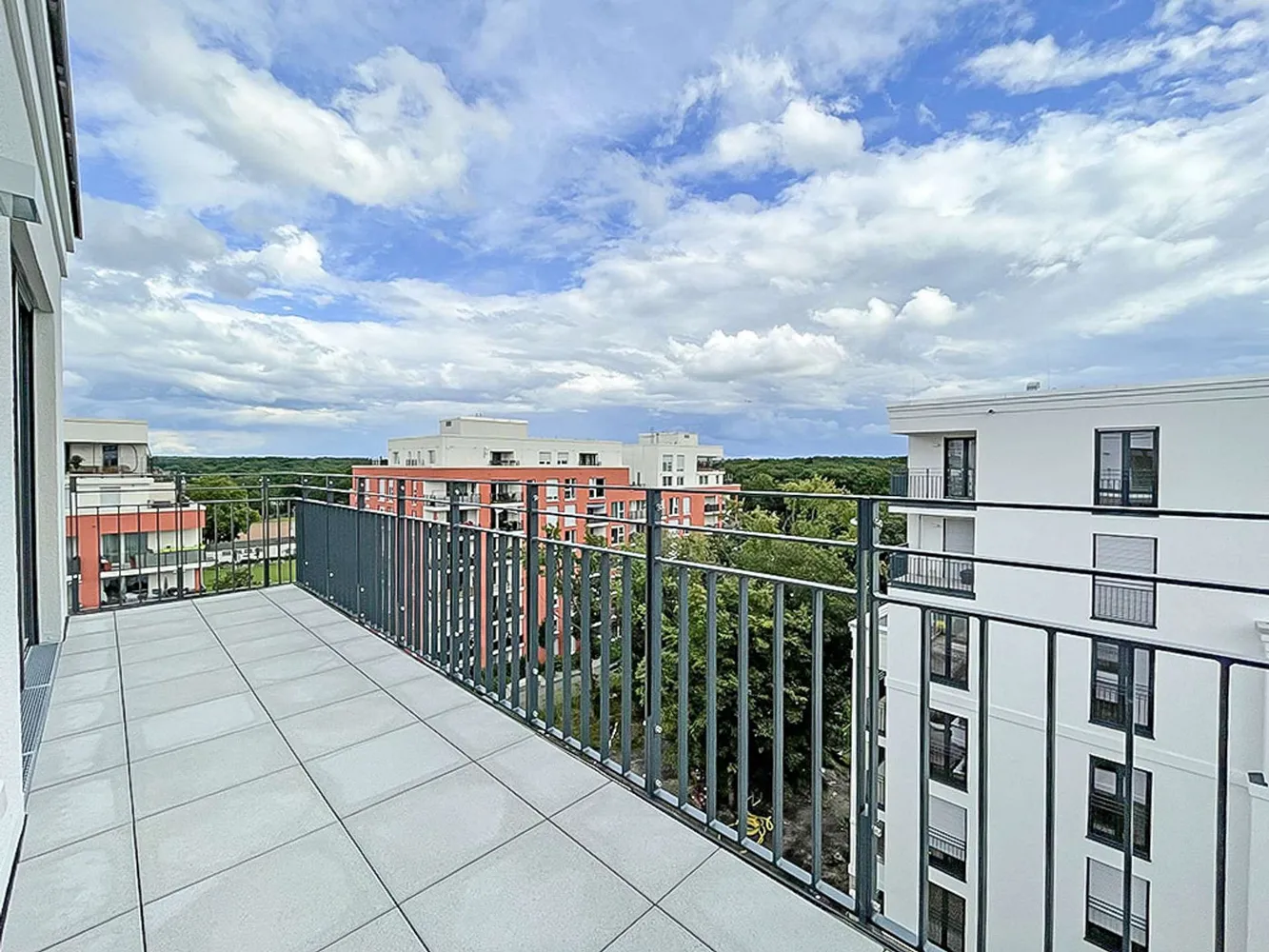 3 Zimmer Wohnung mit 78 m² in Frankfurt am Main – Bild 2