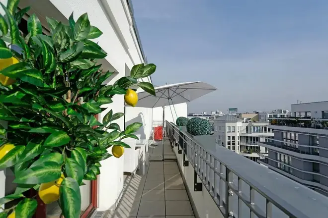 4 Zimmer Wohnung mit 111 m² in Berlin – Bild 2