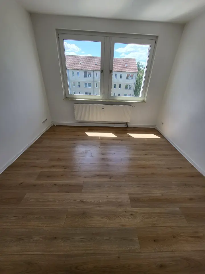 5 Zimmer Wohnung mit 105 m² in Bitterfeld-Wolfen – Bild 9