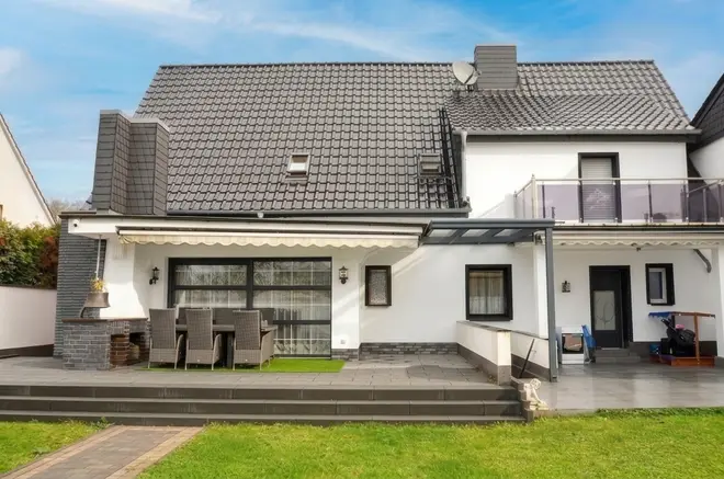 6 Zimmer Haus mit 221 m² in Sankt Augustin – Bild 2