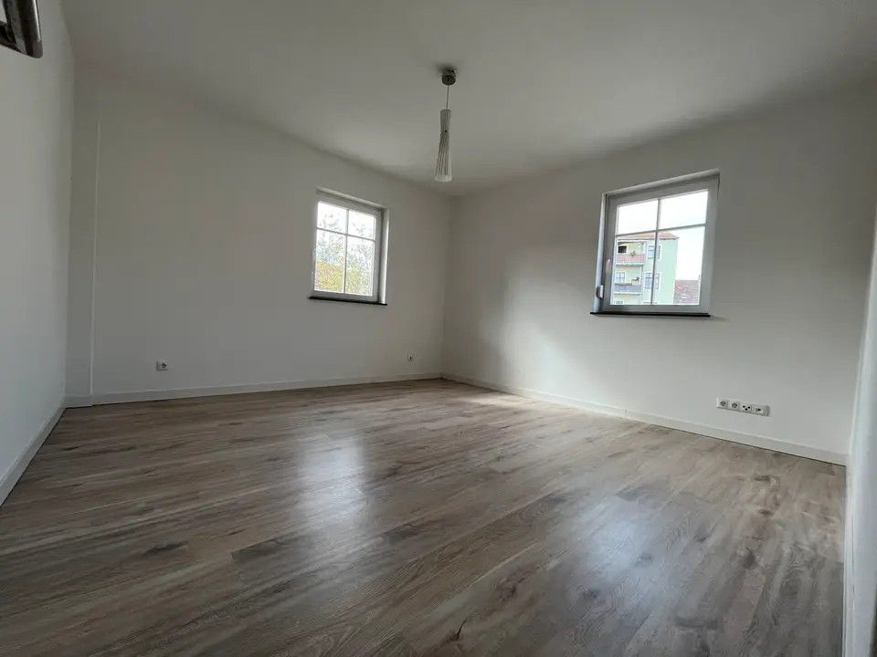 4 Zimmer Wohnung mit 102 m² in Hoyerswerda – Bild 1