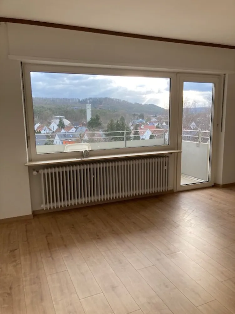 3 Zimmer Wohnung mit 100 m² in Homburg – Bild 2
