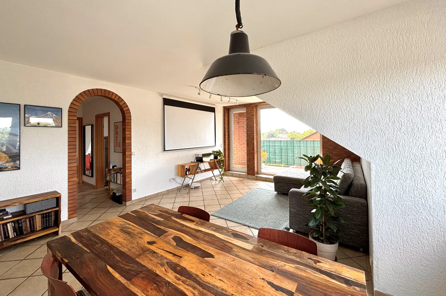 2 Zimmer Wohnung mit 64 m² in Oberhausen – Bild 2