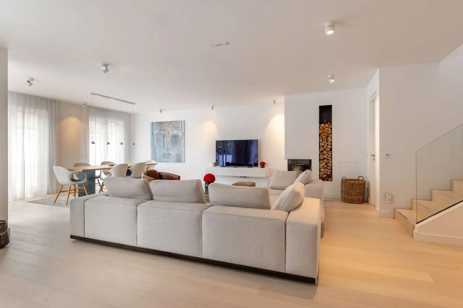 5 Zimmer Wohnung mit 216 m² in München – Bild 2
