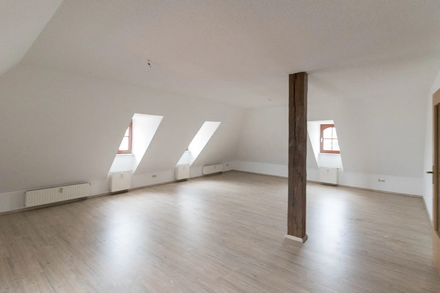 4 Zimmer Wohnung mit 110 m² in Löbau – Bild 3