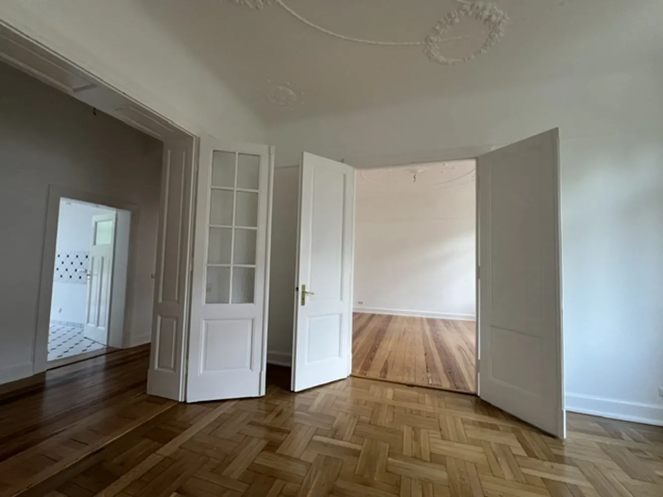 3 Zimmer Wohnung mit 93 m² in Wiesbaden – Bild 2