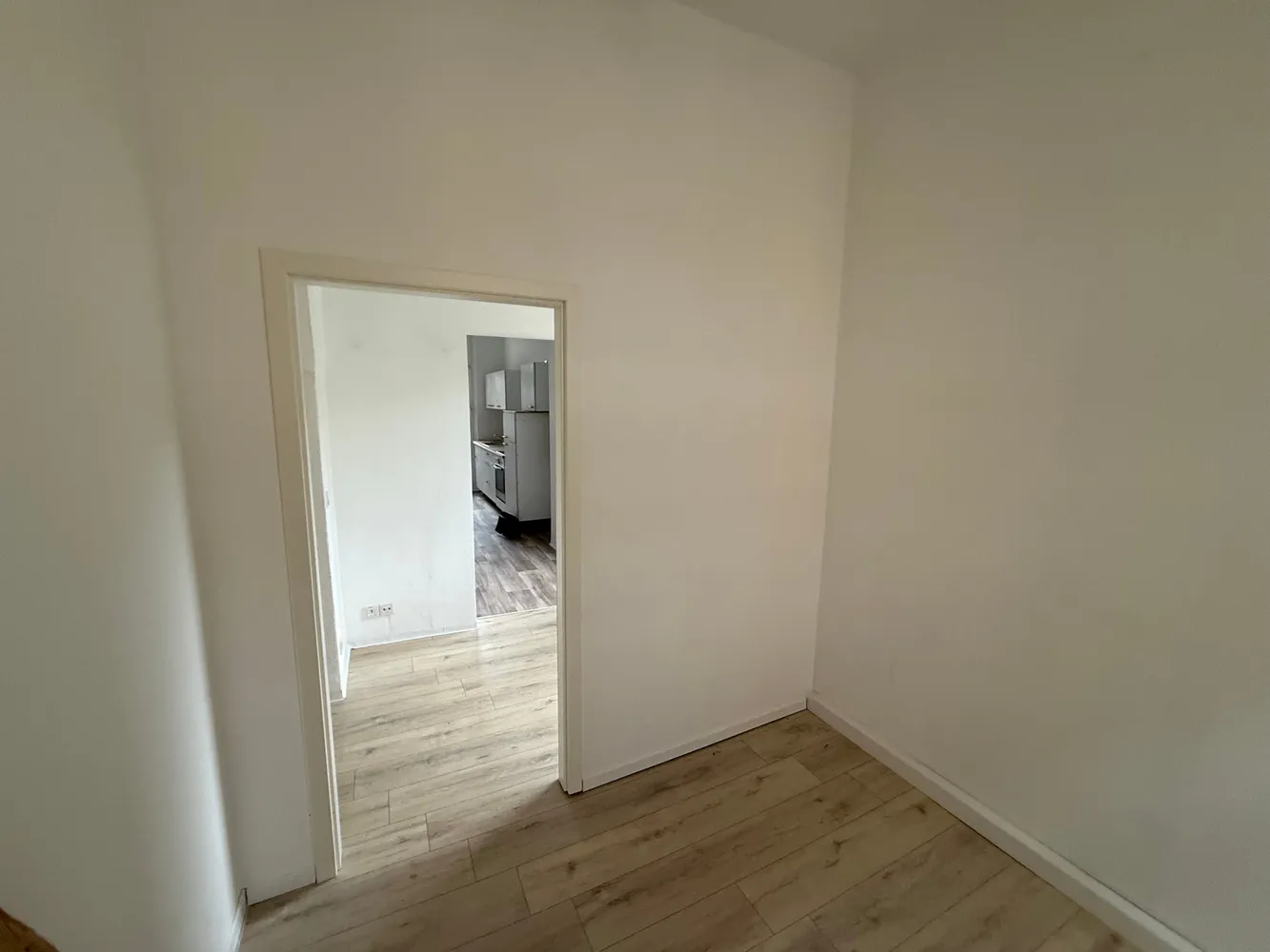 5 Zimmer Wohnung mit 117 m² in Greiz – Bild 2