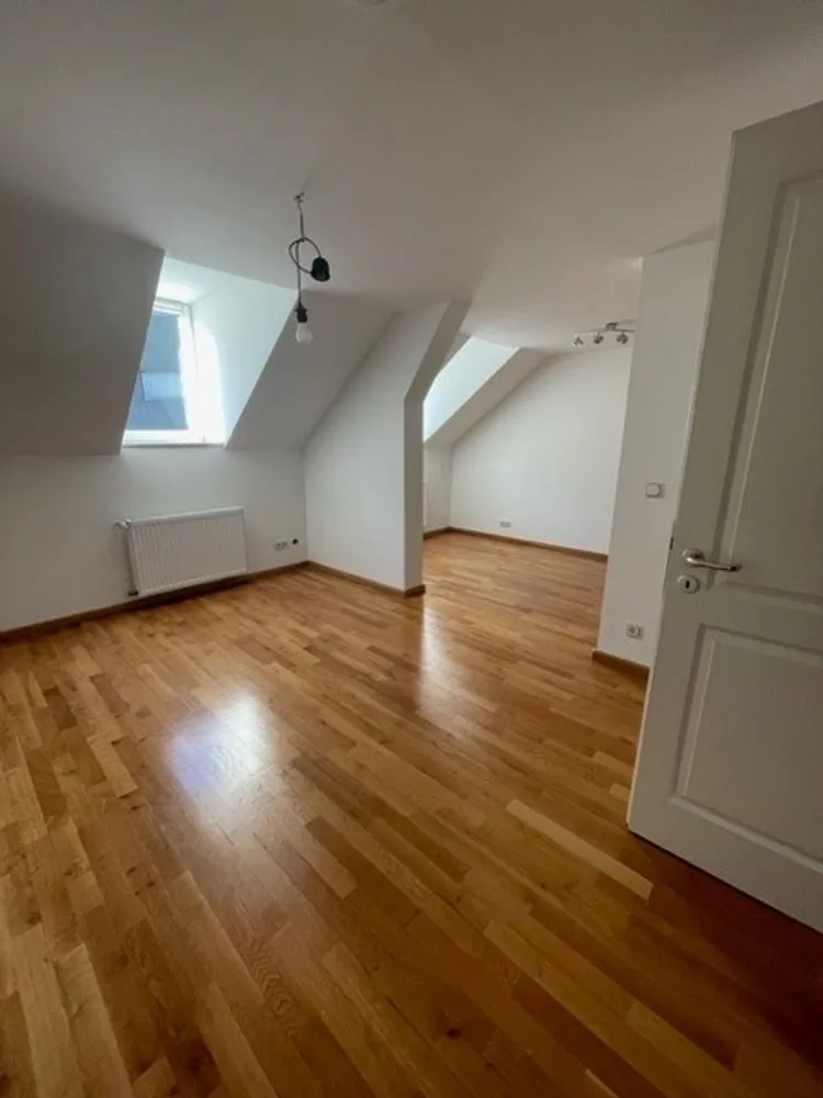 4 Zimmer Wohnung mit 115 m² in Wiesbaden – Bild 5