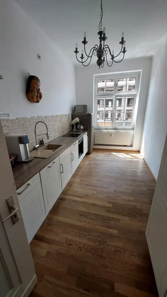 7 Zimmer Wohnung mit 200 m² in Erfurt – Bild 1