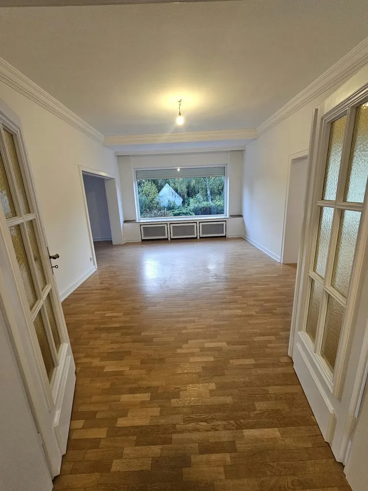 6 Zimmer Wohnung mit 136 m² in Krefeld – Bild 1