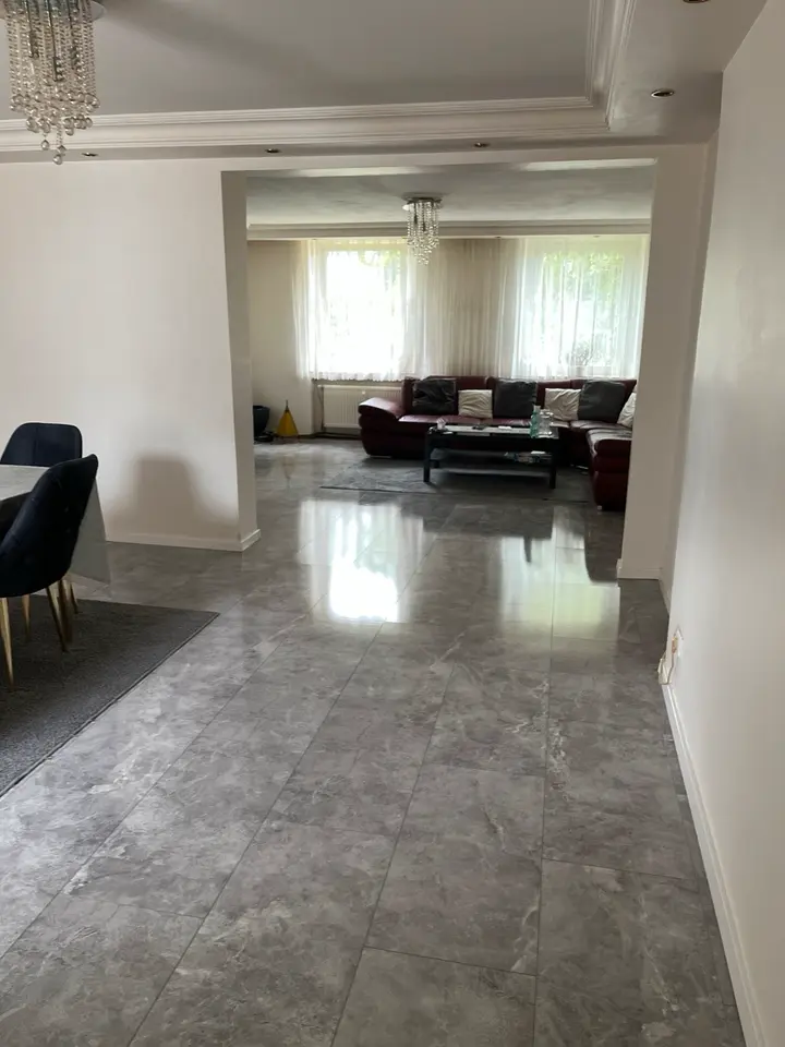 5 Zimmer Wohnung mit 154 m² in Wuppertal – Bild 1