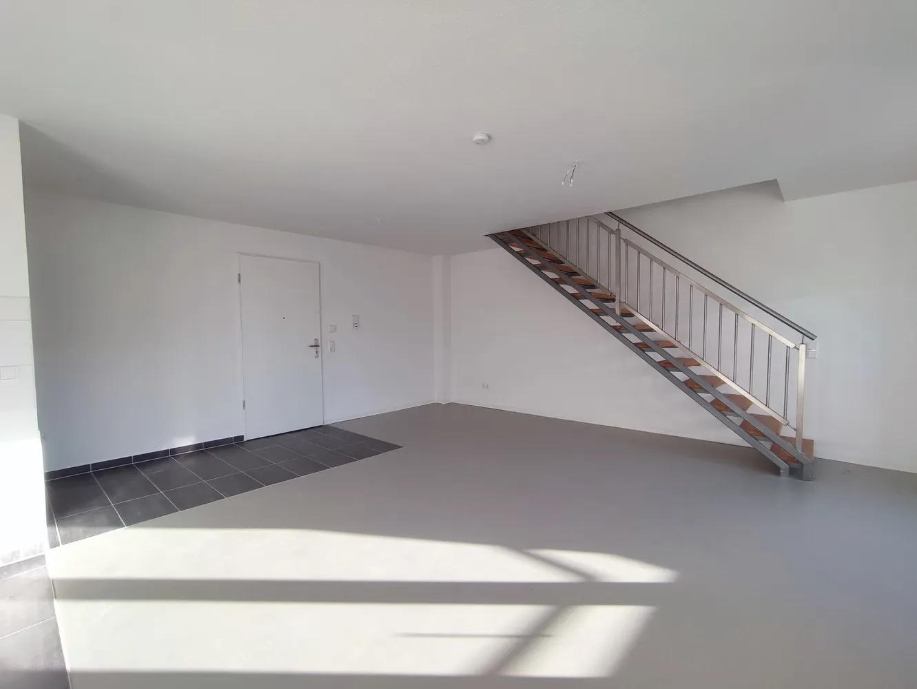 2 Zimmer Wohnung mit 81 m² in Köln – Bild 3