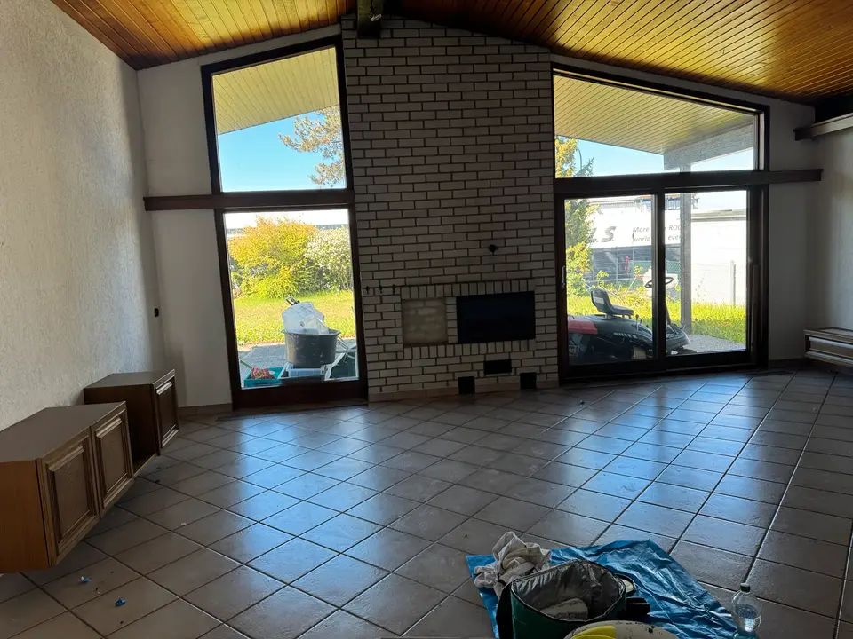 8 Zimmer Wohnung mit 18 m² in Augsburg – Bild 1