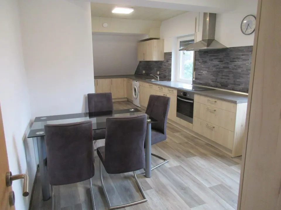3 Zimmer Wohnung mit 110 m² in Neuss – Bild 2