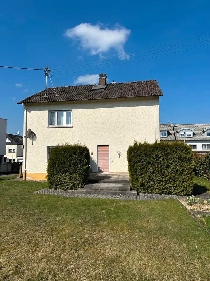 6 Zimmer Haus mit 170 m² in Wiesbaden – Bild 2