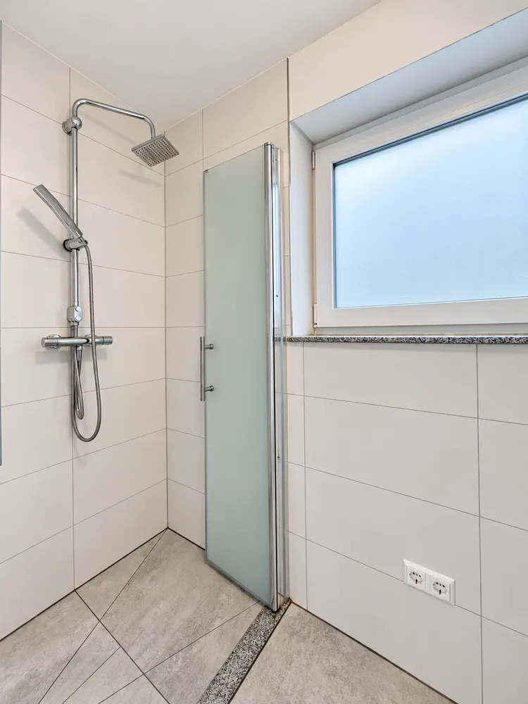 9 Zimmer Haus mit 186 m² in Leonberg – Bild 12