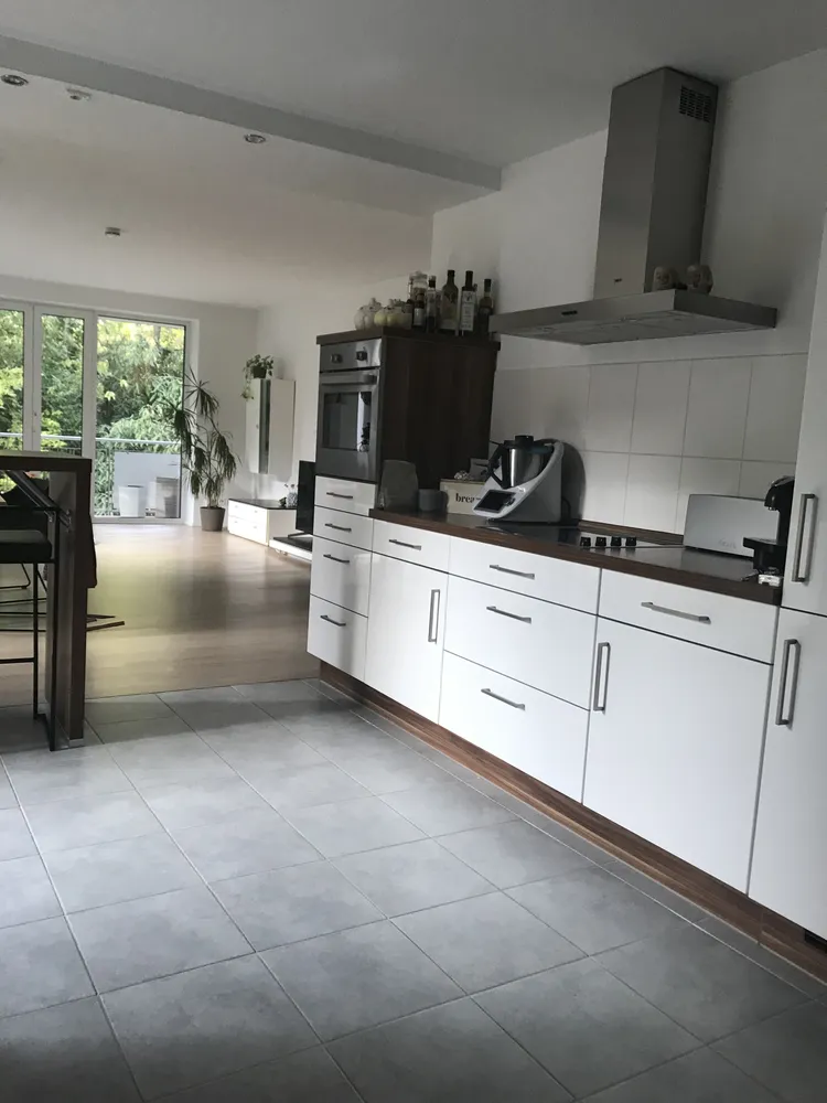 3 Zimmer Wohnung mit 120 m² in Frankfurt am Main – Bild 2