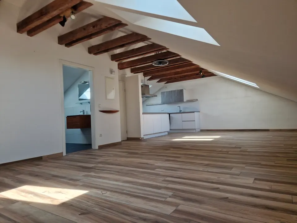2 Zimmer Wohnung mit 81 m² in Landshut – Bild 2
