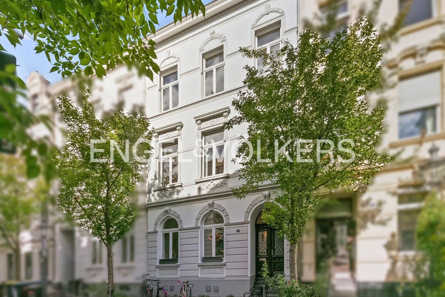 10 room house with 299 m² in Bonn – Photo 1
