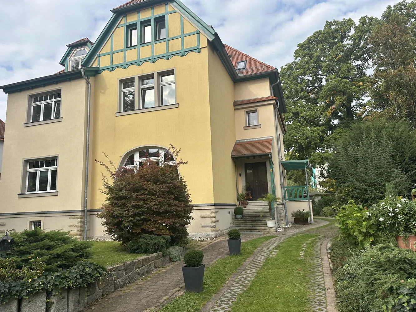 5 Zimmer Wohnung mit 154 m² in Dresden – Bild 2