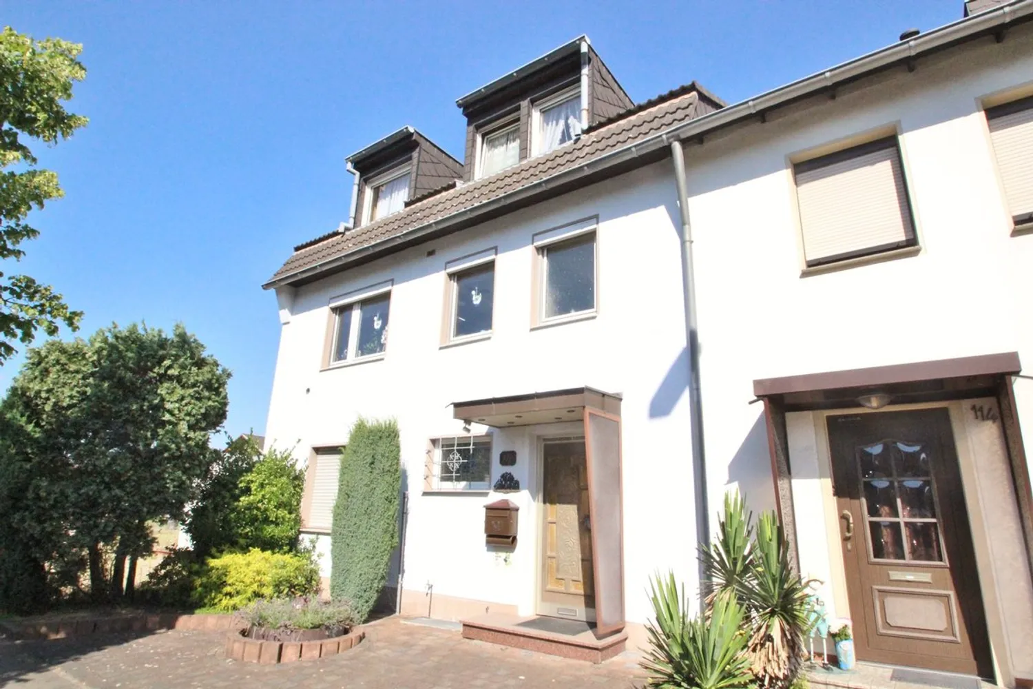 2 Zimmer Wohnung mit 75 m² in Hürth – Bild 2