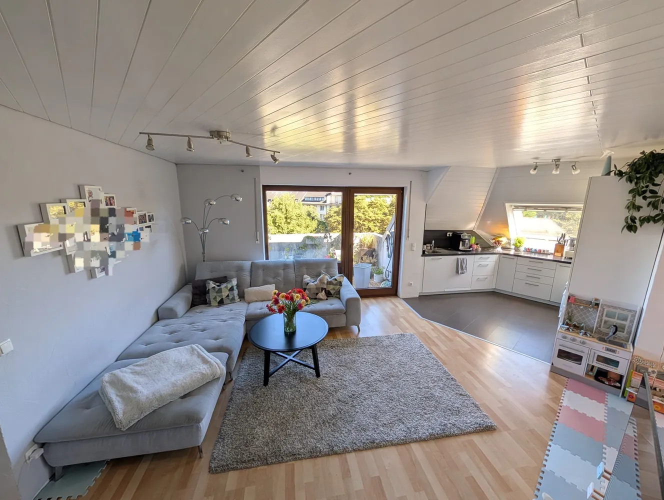 3 Zimmer Wohnung mit 94 m² in Düsseldorf – Bild 2