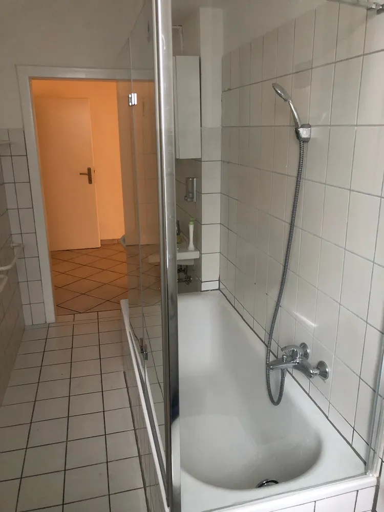 4 Zimmer Wohnung mit 99 m² in Düsseldorf – Bild 3
