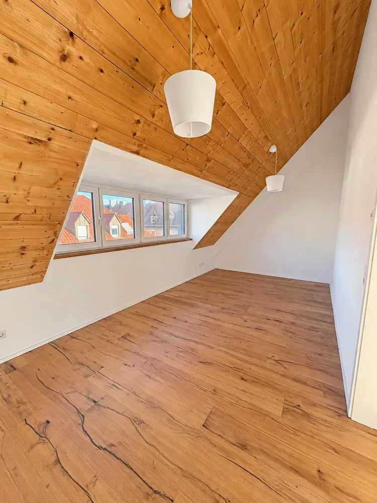4 Zimmer Wohnung mit 97 m² in Würzburg – Bild 2
