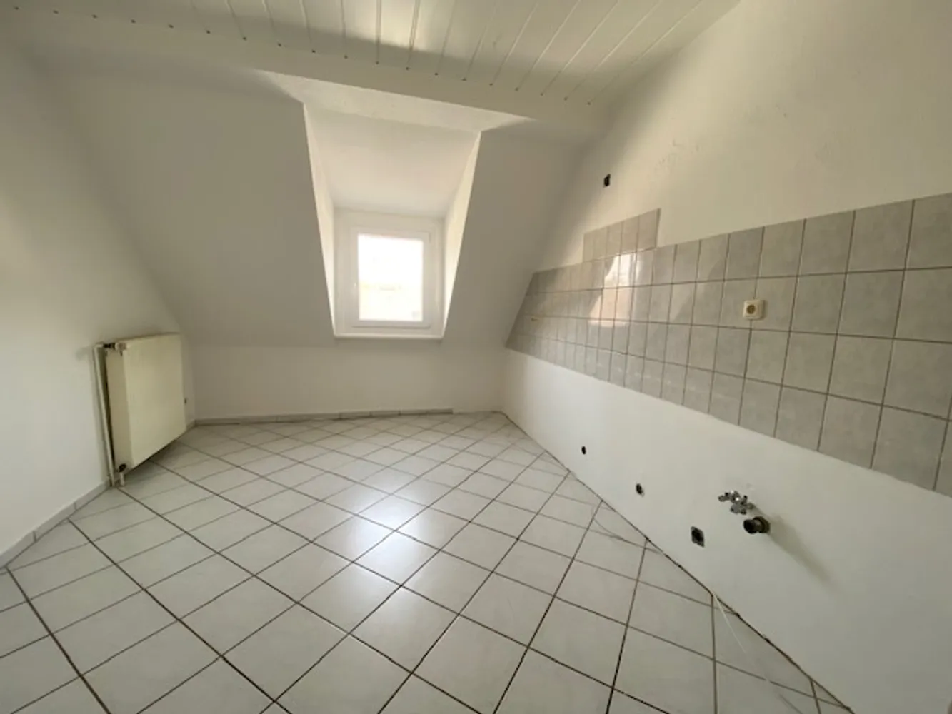 2 Zimmer Wohnung mit 95 m² in Leverkusen – Bild 3