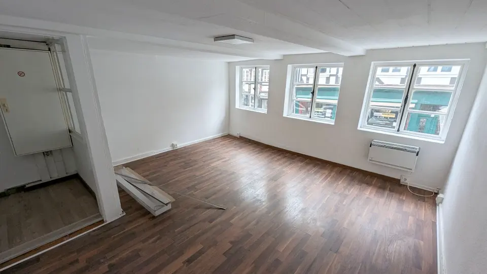 4 Zimmer Wohnung mit 145 m² in Braunschweig – Bild 2
