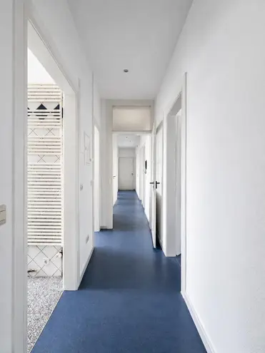 6 Zimmer Wohnung mit 117 m² in Karlsruhe – Bild 2