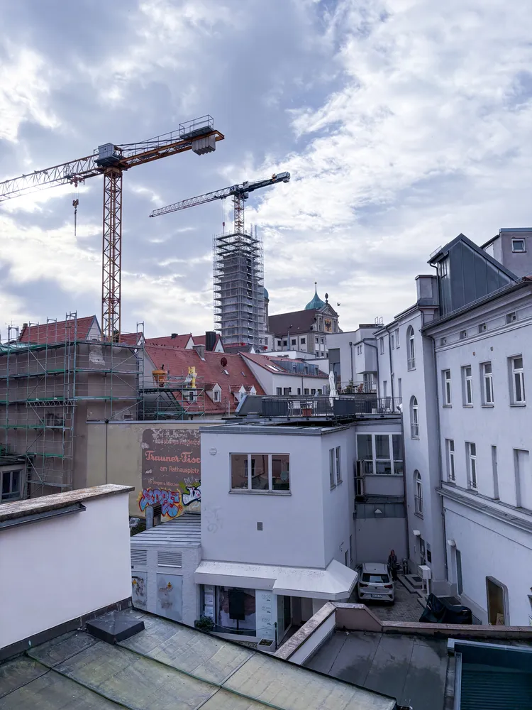 4 Zimmer Wohnung mit 185 m² in Augsburg – Bild 1