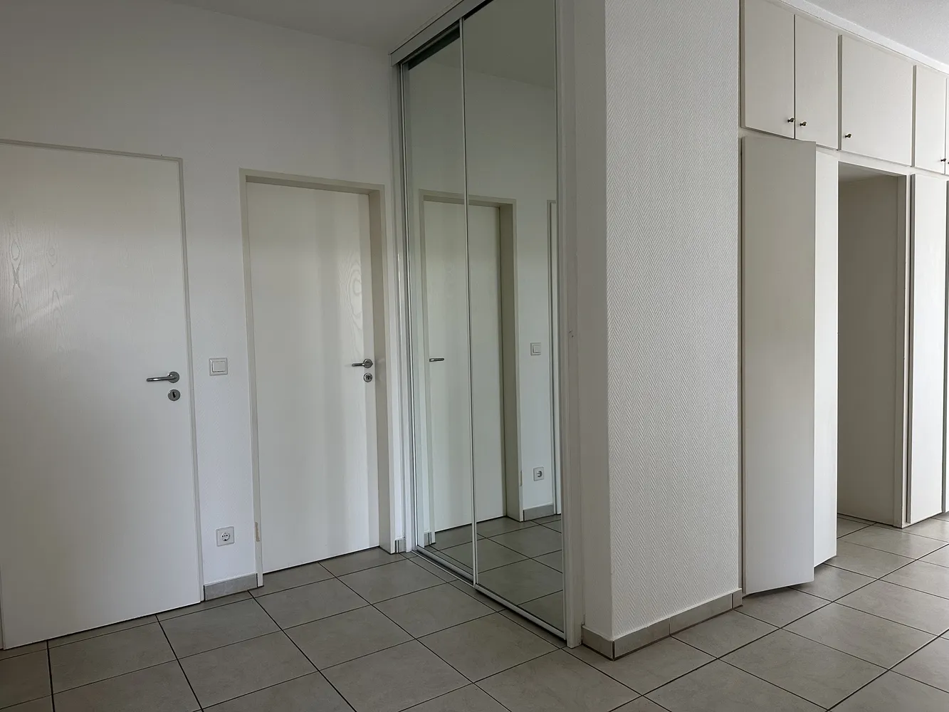 2 room apartment with 90 m² in Düsseldorf – Photo 1