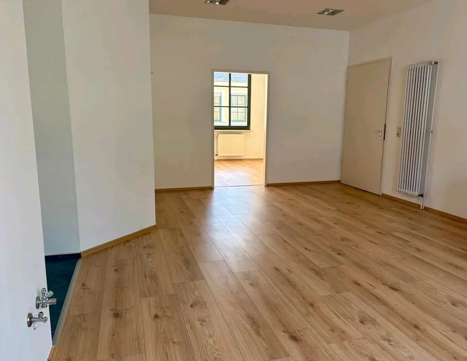 7 Zimmer Wohnung mit 205 m² in Hof – Bild 5