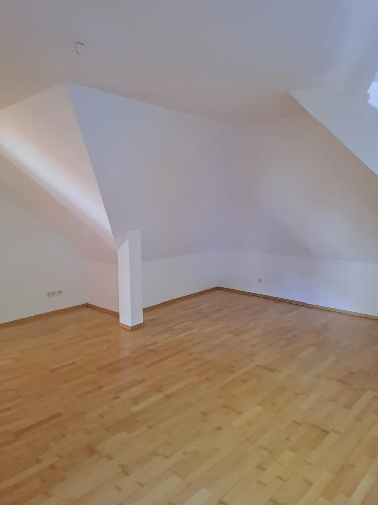 2 Zimmer Wohnung mit 92 m² in Berlin – Bild 10