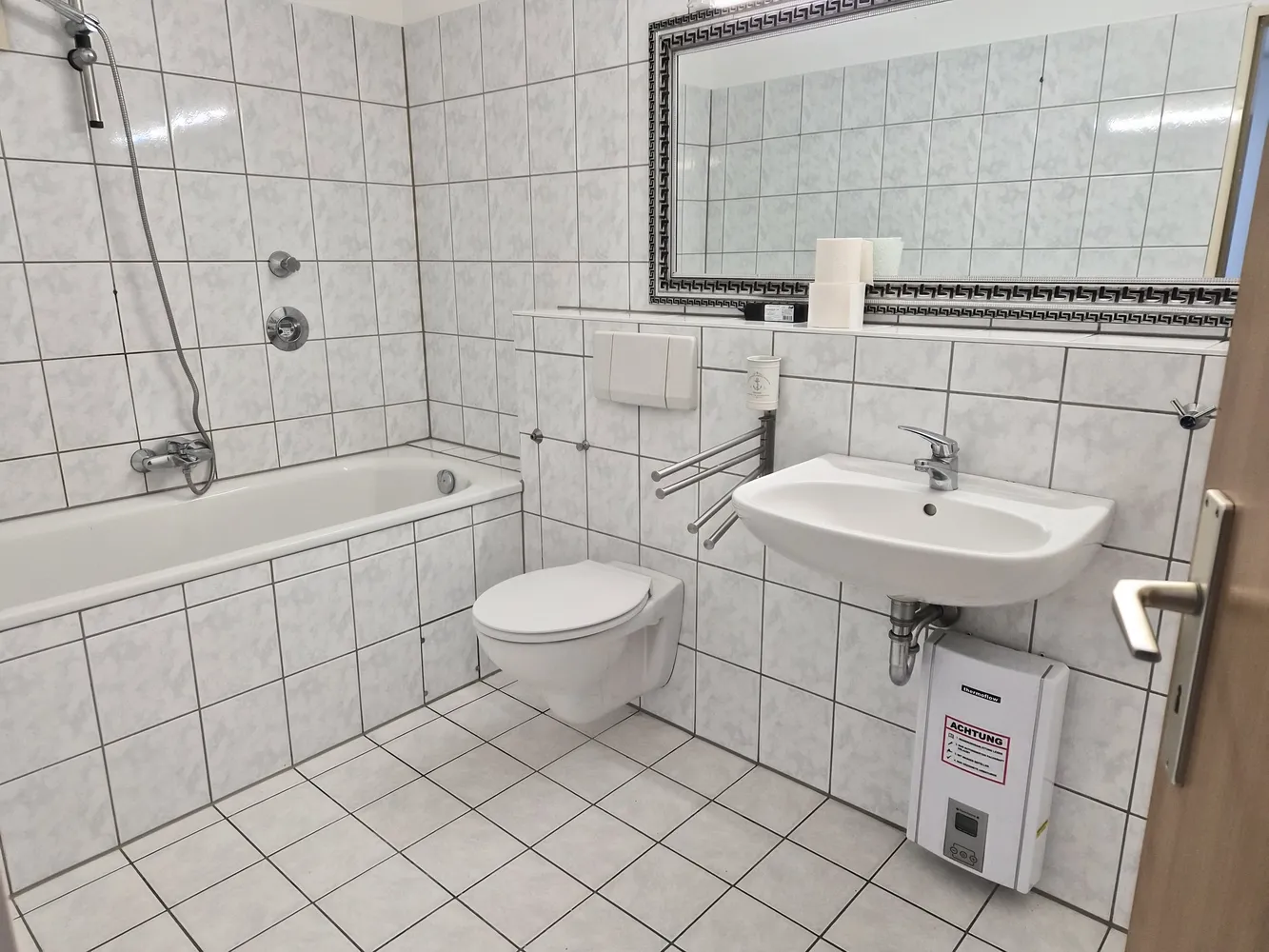 2 Zimmer Wohnung mit 81 m² in Düsseldorf – Bild 1