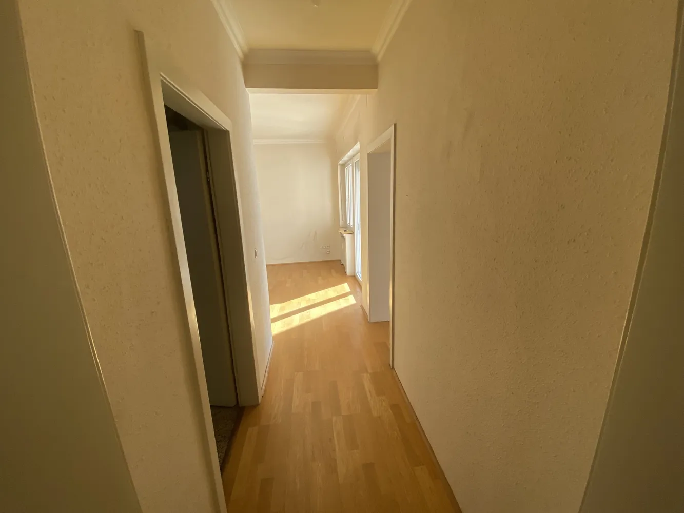 2 Zimmer Wohnung mit 92 m² in Viersen – Bild 2
